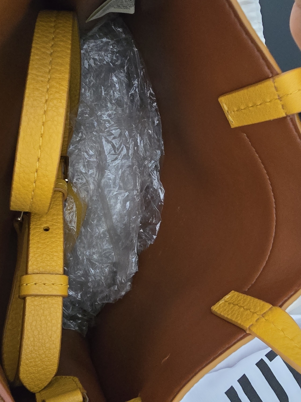Kate Spade New York Hayes Street Leather Isobel in Saffron - Picture 8 of 14